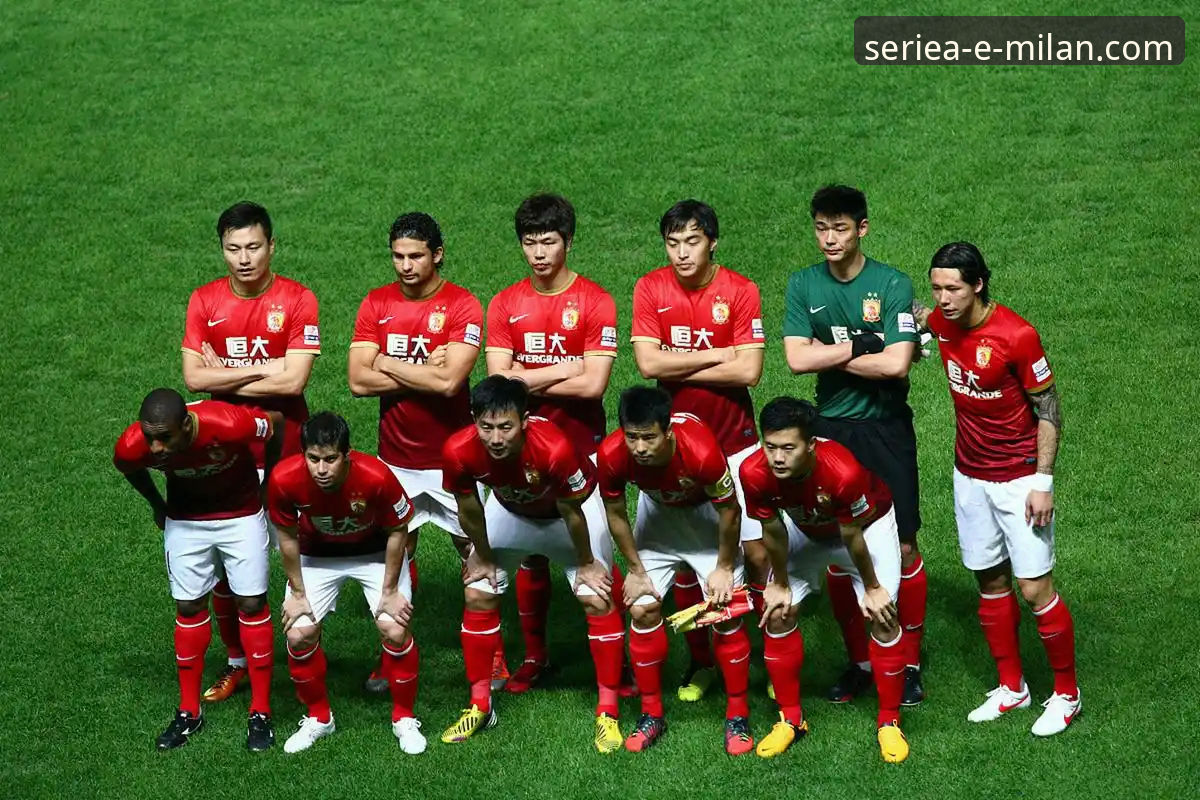 揭秘“金元足球”帝国的崩塌：从恒大王朝看职业体育的资本迷局